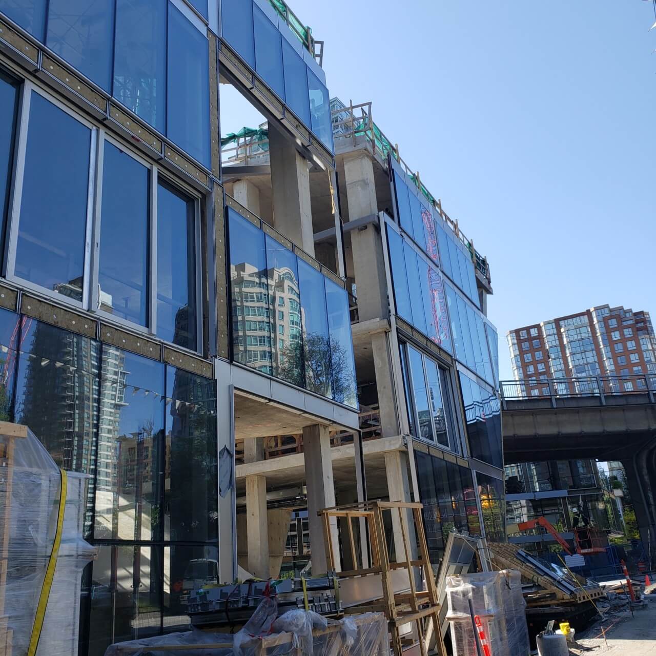 Construction of a glassy retail space
