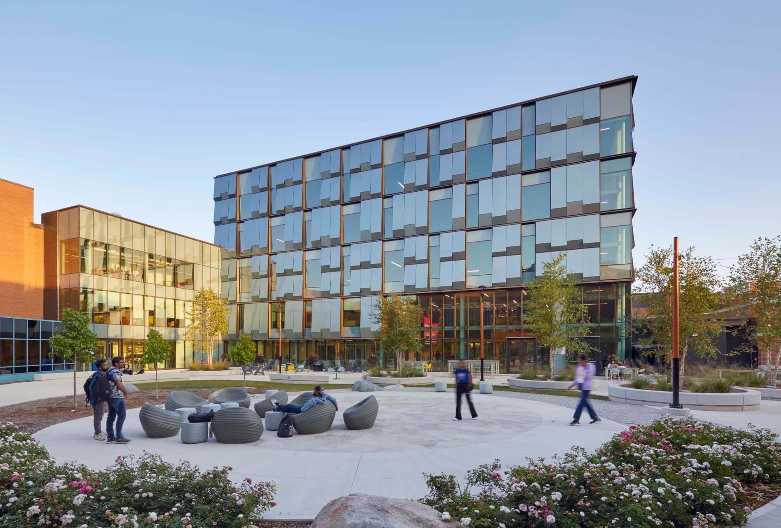 Diamond Schmitt powers Fanshawe College Innovation Village with blue BIPV panels